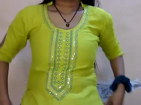 Cute_Aayera's cam snapshot