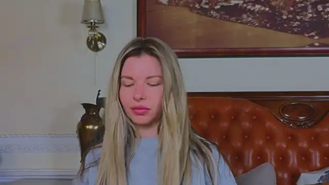 Real_Tini's cam snapshot