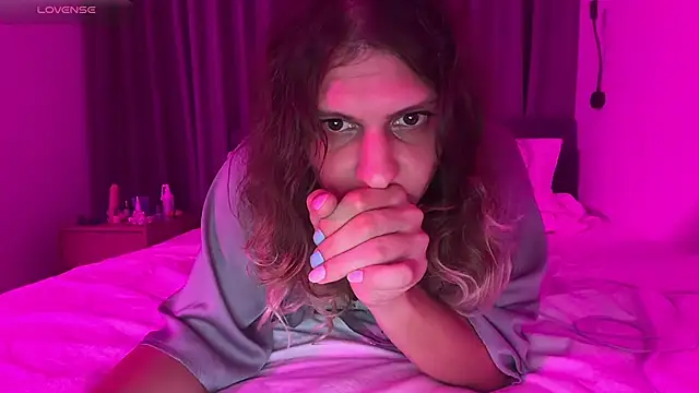 AlicePinkhead live sex cam