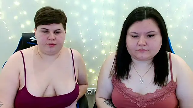 BeckyAndHellen live sex cam