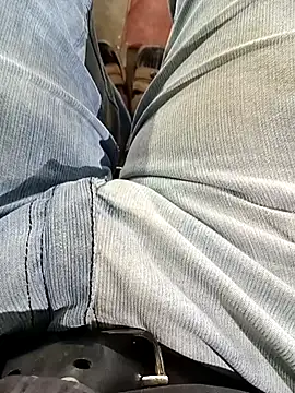 Horny-boyyy live sex cam