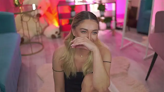 NadyaBlue's cam snapshot