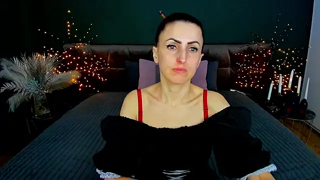 Rebecca_Diamond's cam snapshot