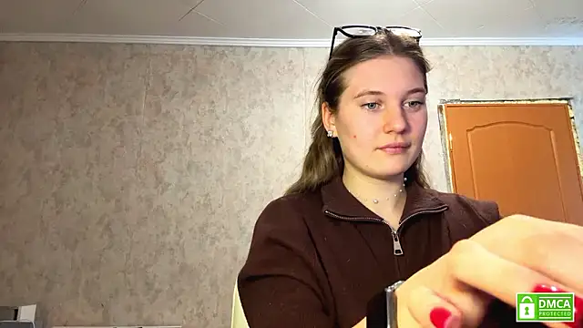 Jolievic live sex cam