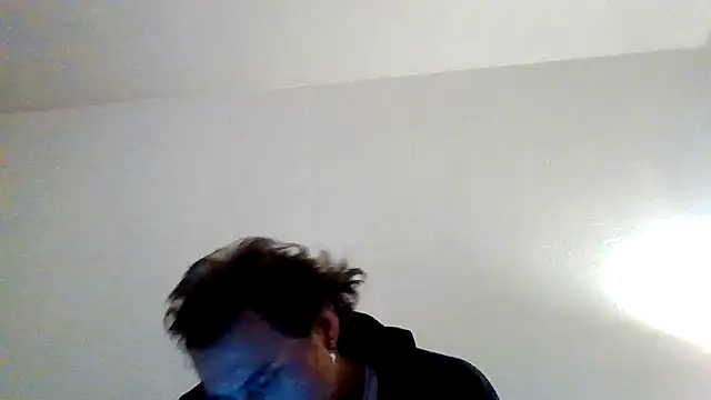 Tallhungandcloudy's cam snapshot