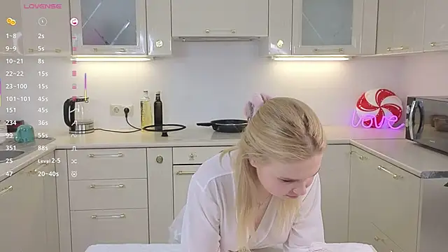 OdetteHarwick live sex cam