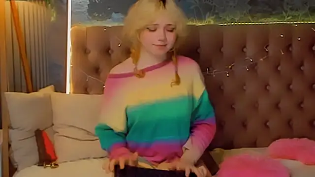 EmilyAngells's cam snapshot