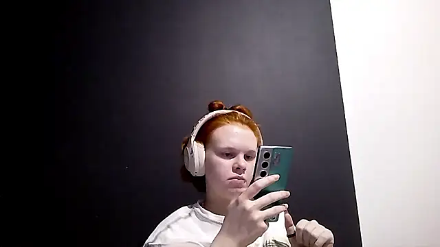 CurlaPettyBom's cam snapshot