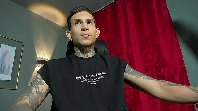 Travistanner_28 live sex cam