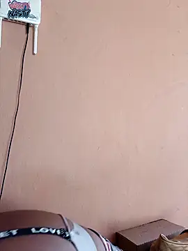 indianstrawberrylips4u's cam snapshot