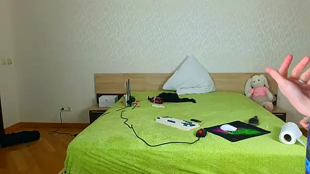 Cowell_Adelina's cam snapshot