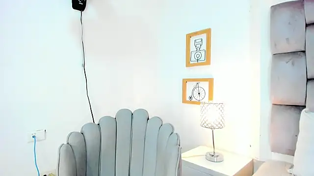 zharia_lux_25's cam snapshot