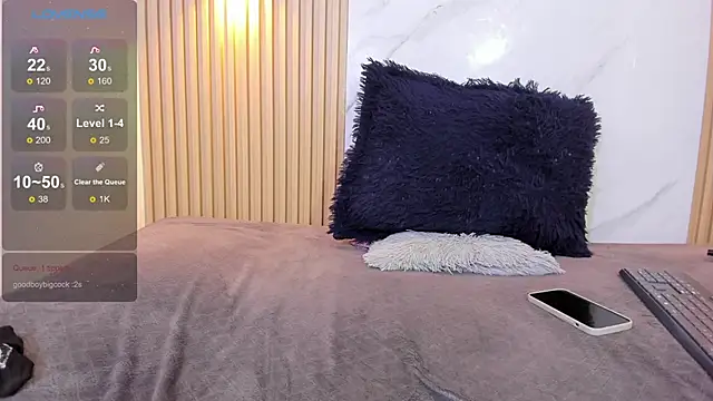 Valentinaliux_ live sex cam