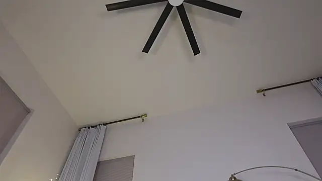 Taylorlove303 live sex cam