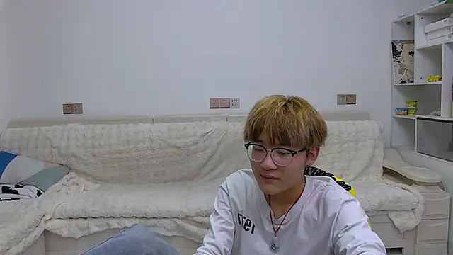 KK-cuteboy live sex cam