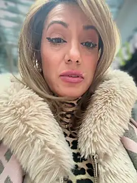 adya-aly's cam snapshot