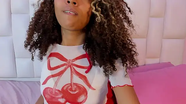 LunaBelluci's cam snapshot