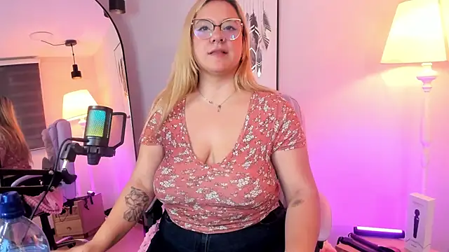 hollie_joliie live sex cam