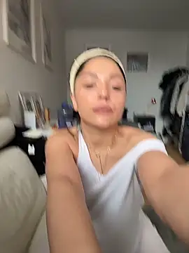 SilkyMira live sex cam