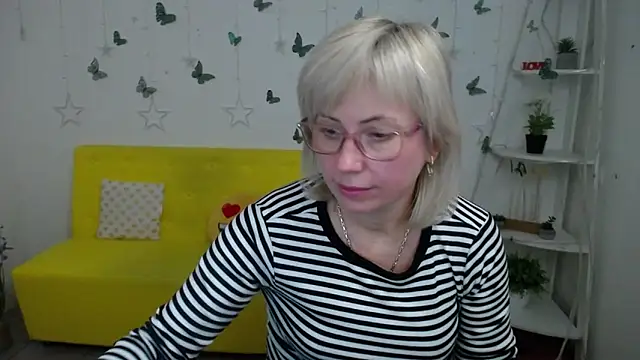 LaurenWishy live sex cam