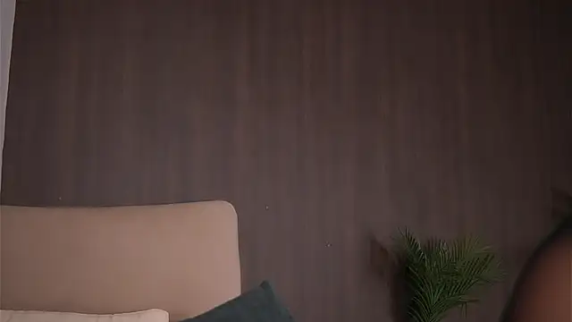 ChloeDevine live sex cam