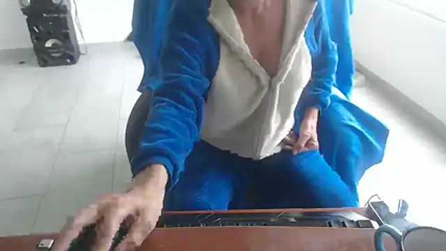 Antonella_borja live sex cam