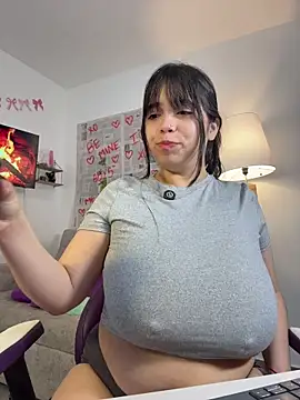 tati_reyess's cam snapshot