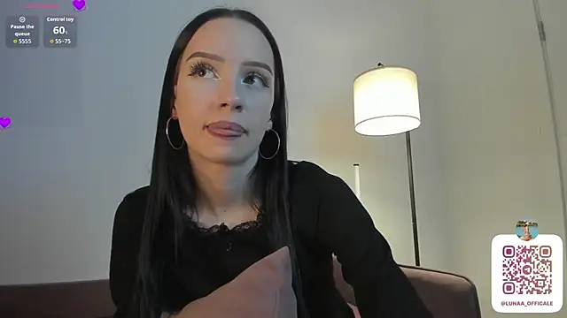 flora_off live sex cam