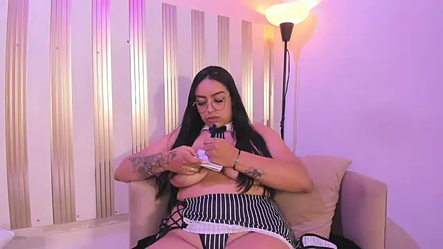 nina_glow live sex cam