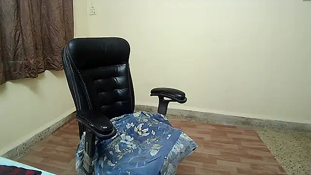 Kinky_Kumarr live sex cam