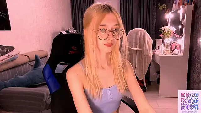 TaliCaan live sex cam