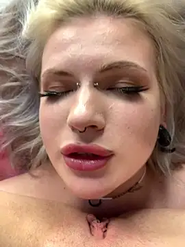 DriveThruDolls live sex cam