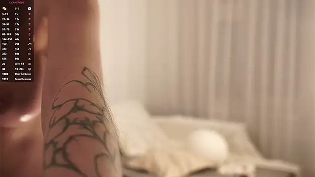 VivianKings live sex cam