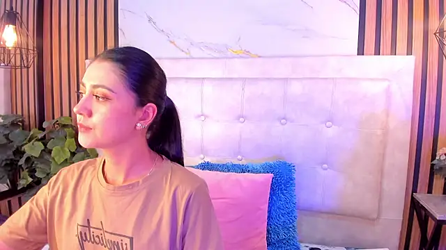 Madyson18 live sex cam