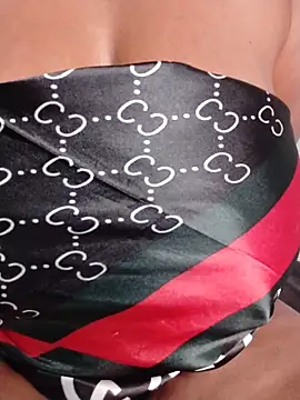 QUEENZAZA's cam snapshot