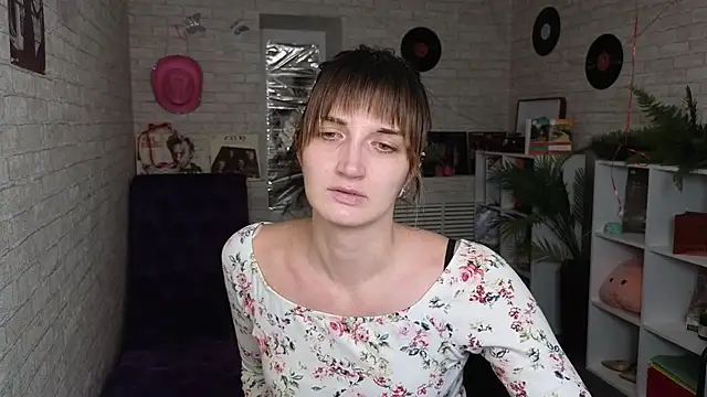 Nika_Kitten live sex cam