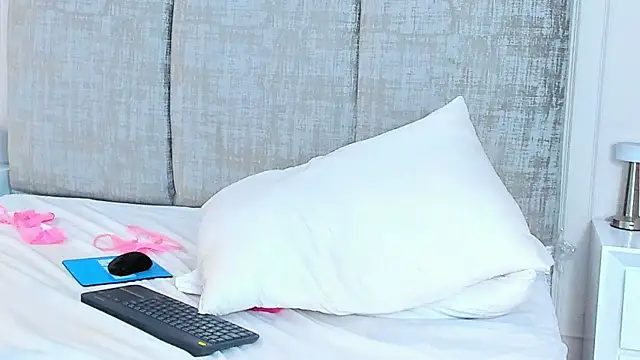 PenelopeSaenz_'s cam snapshot