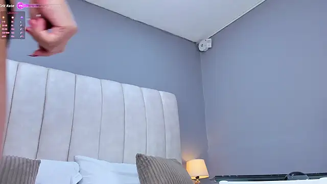 EmyWalton_'s cam snapshot