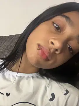 Zoe_Sweett18 live sex cam