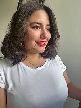 sukhakunis1 live sex cam