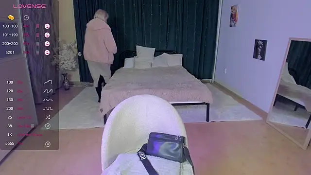 LiliaMoons's cam snapshot