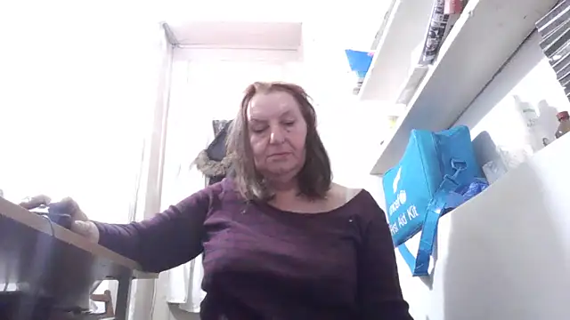 AnnaLive570's cam snapshot