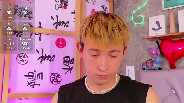 Naughty__Chriss's cam snapshot