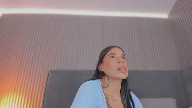 emelie_89 live sex cam