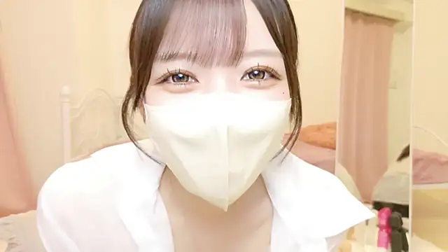 roachan_ live sex cam