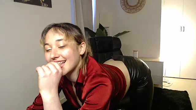 Crystal-dreamt live sex cam