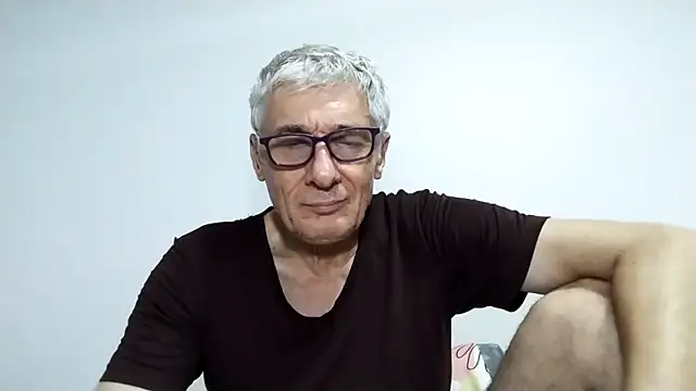 BIGUNCUTHARDCOCK live sex cam