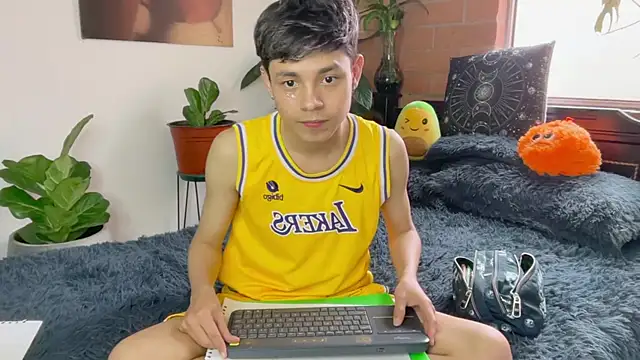 Andy_Belier23's cam snapshot