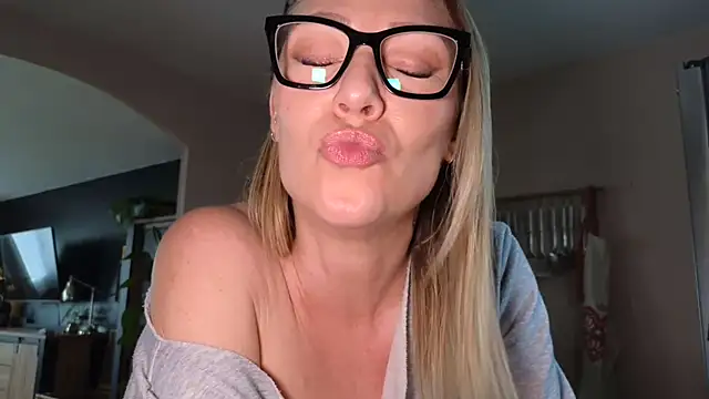 Sacha-xx live sex cam