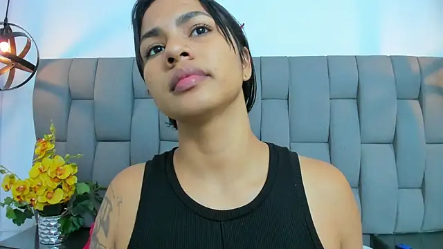 lunavarela's cam snapshot